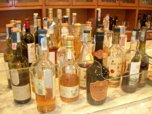 Nuova normativa per orari e modalità distribuzione alcoolici